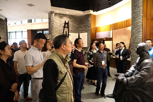 Media representatives from all over sichuan went to merlot for a delicious trip