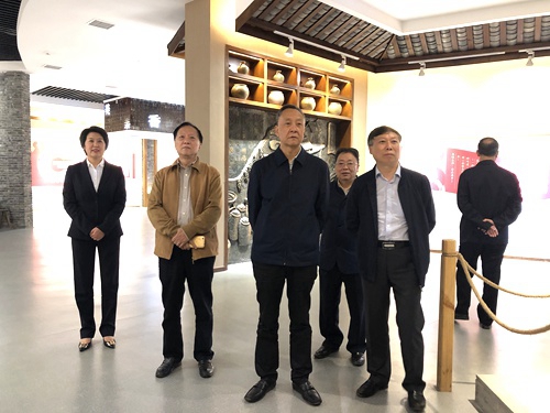 Zhang ning, deputy director of the decision-making advisory committee of the provincial party committee visited the company for research
